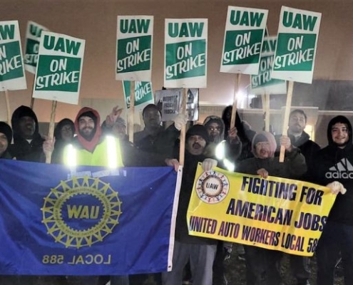 METAL-MATIC WORKERS WIN EQUAL PAY FOR EQUAL WORK IN FIRST-EVER UNION CONTRACT