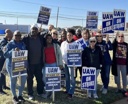 Photo of UAW Local 129 members and supporters on the picket line at Association of Professional Flight Attendants (APFA) in Dallas, TX.