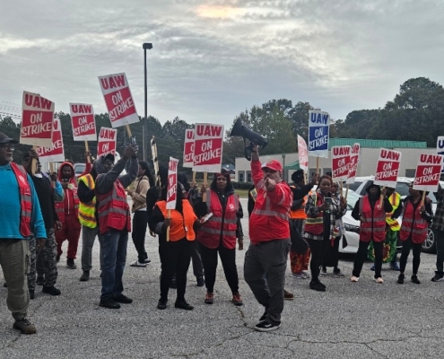 Photo of UAW Local 472 members on the picket line at Woodbridge Corp. in Lithonia, GA.