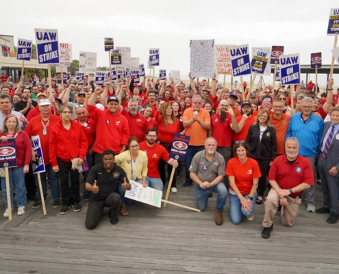Photo of UAW Local 571 members and supporters during a rally leading up to the expiration of workers' General Dynamics-Electric Boat contract in Groton, CT.