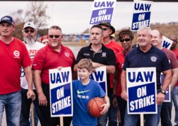 Photo of UAW Local 1853 members on strike at GM Spring Hill during the union's 2023 Stand Up Strike.
