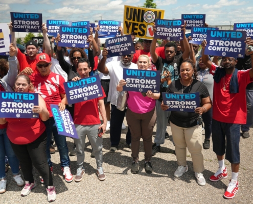 Photo of UAW Local 653 members rallying for a fair contract at Challenge Manufacturing in Pontiac, MI.