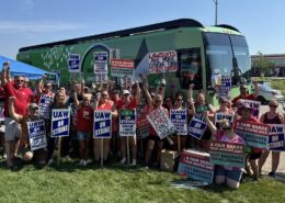 Photo of UAW Local 95 members and supporters on the picket line at Mercyhealth East in Janesville, WI.