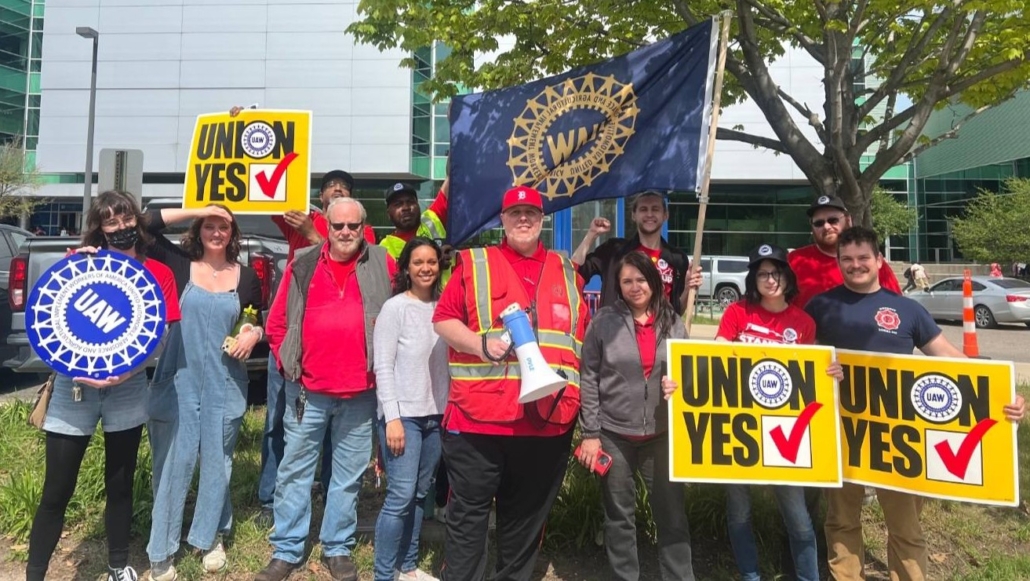 Photo of Michigan Science Center workers and UAW members in Detroit.