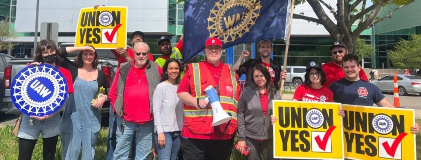 Photo of Michigan Science Center workers and UAW members in Detroit.